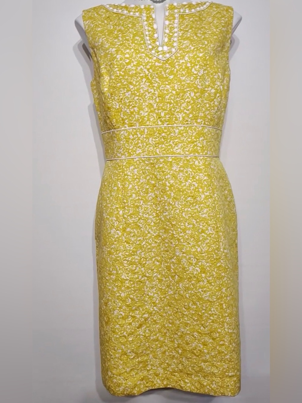 Super Cute TAHARI summer dress. Size 6.
